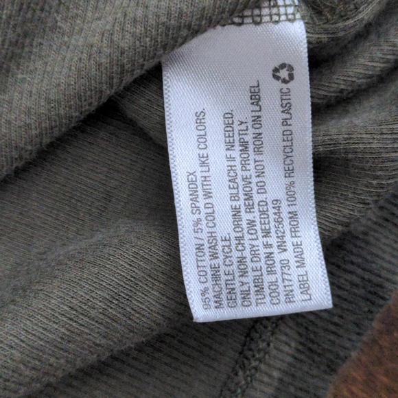 ⭐ 3/$12⭐ Mossimo Tank Tops - Picture 7 of 7